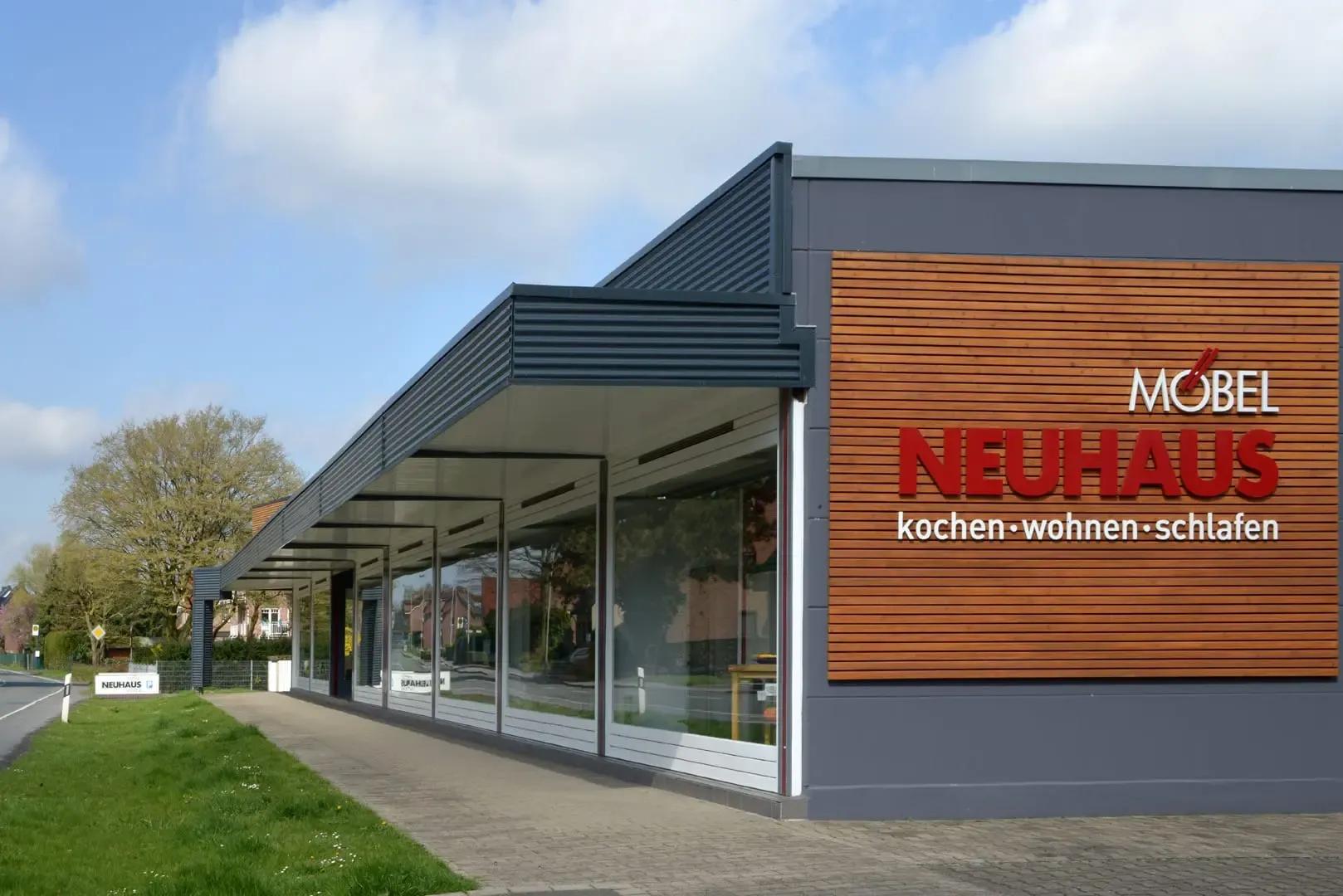 Außenansicht Möbel Neuhaus