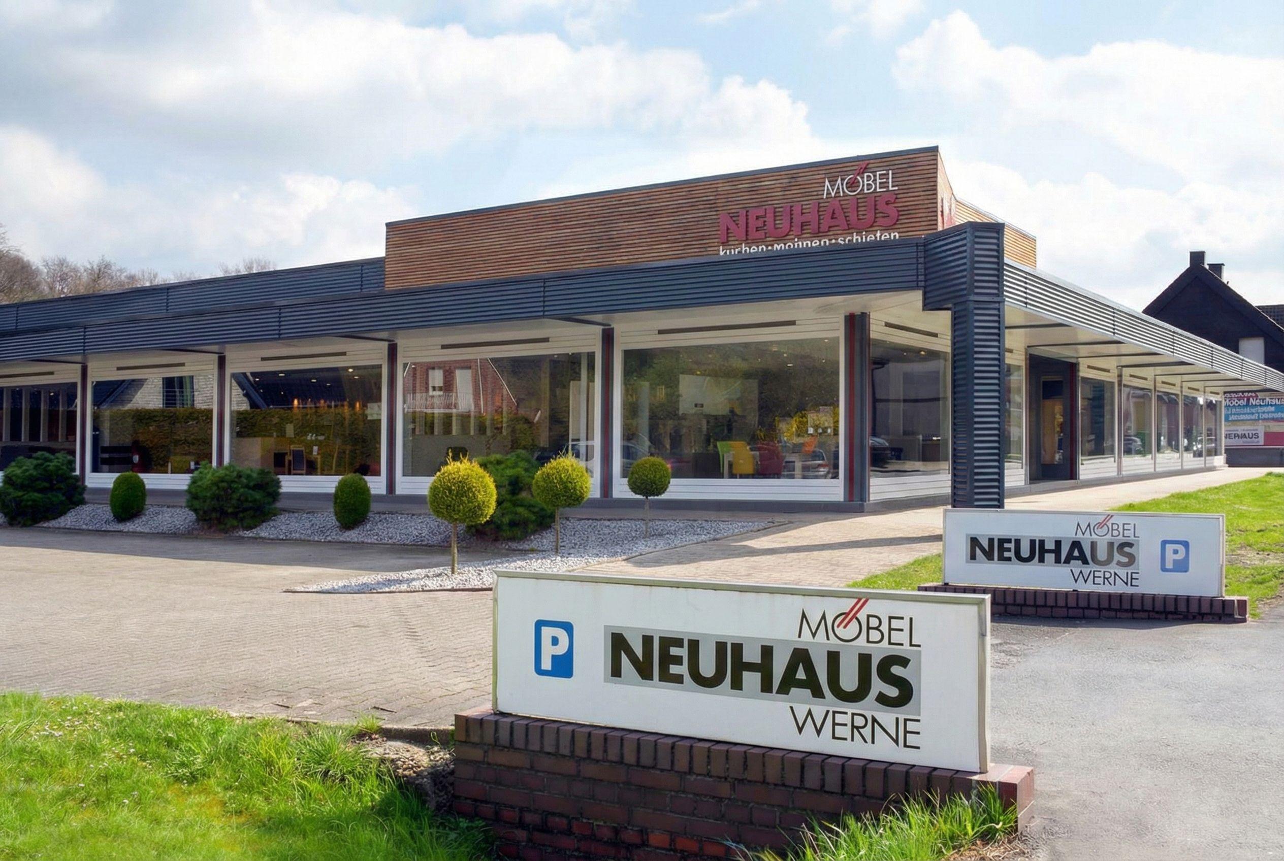 Außenansicht Möbel Neuhaus.