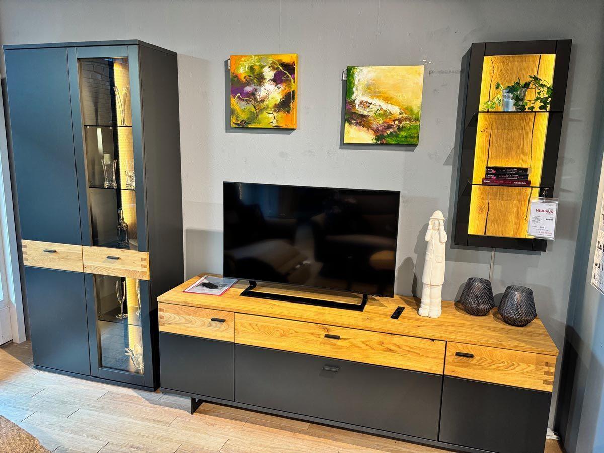 Wohnwand "Cesena" Front: schwarzgrau lackiert.