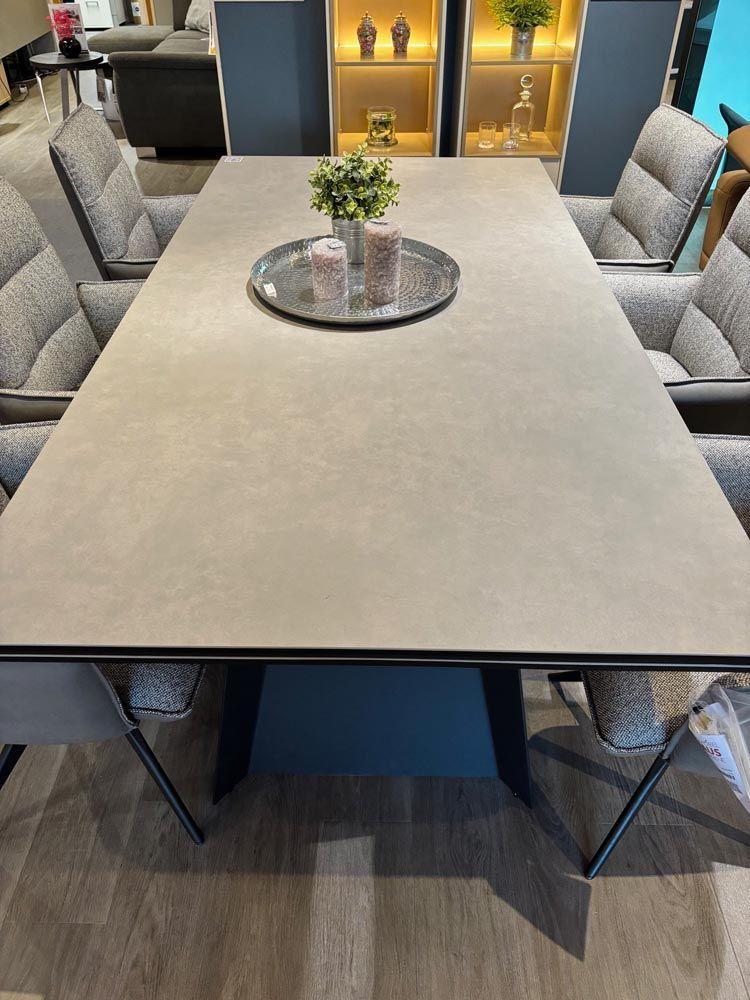 Auszugstisch "Molinara" Keramik/Sicherheitsglas schwarz lackiert hellgrau.