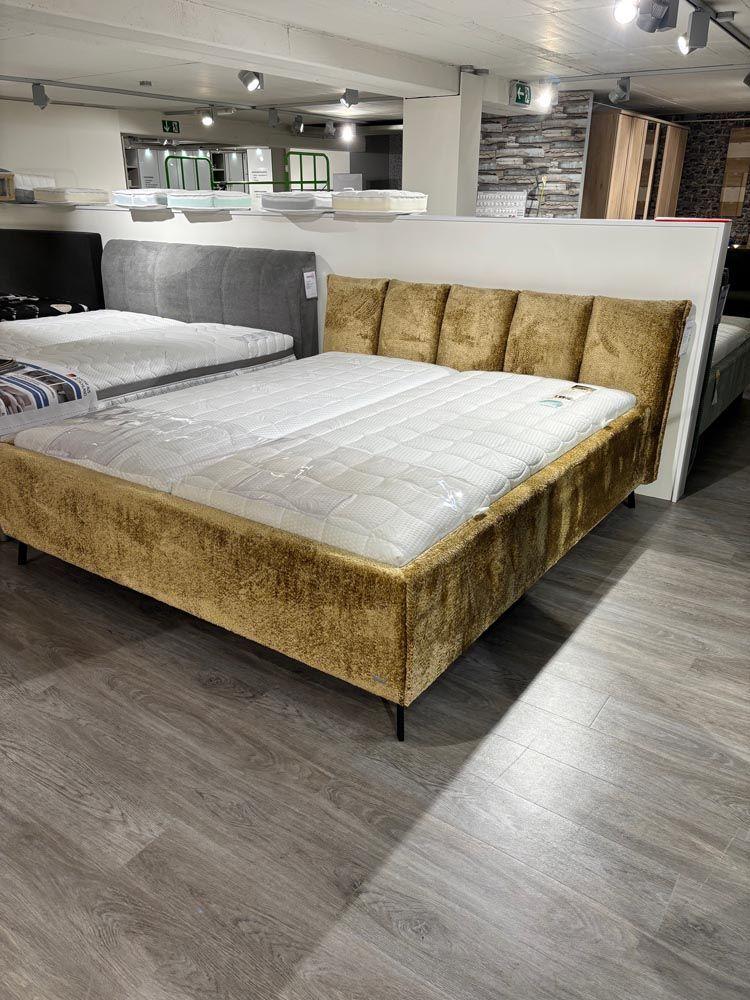 Polsterbett "Casada Catarina" Stoff: Shaun old gold.