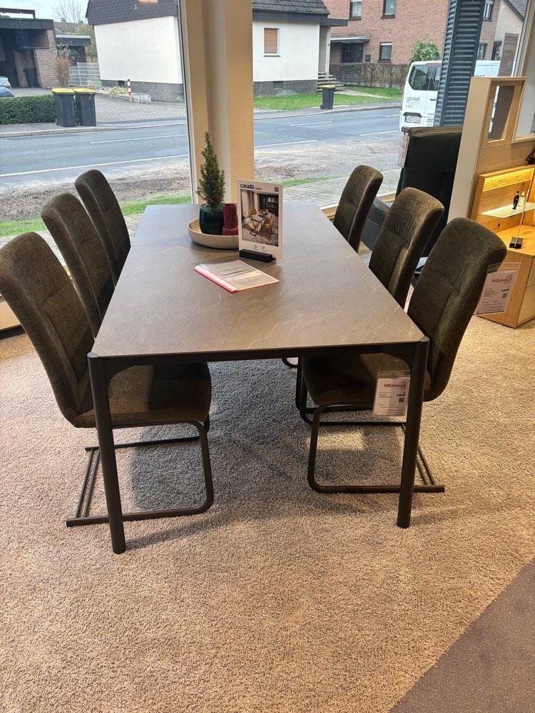 Stuhlgruppe "Cando" Stoff: Waren oliv.