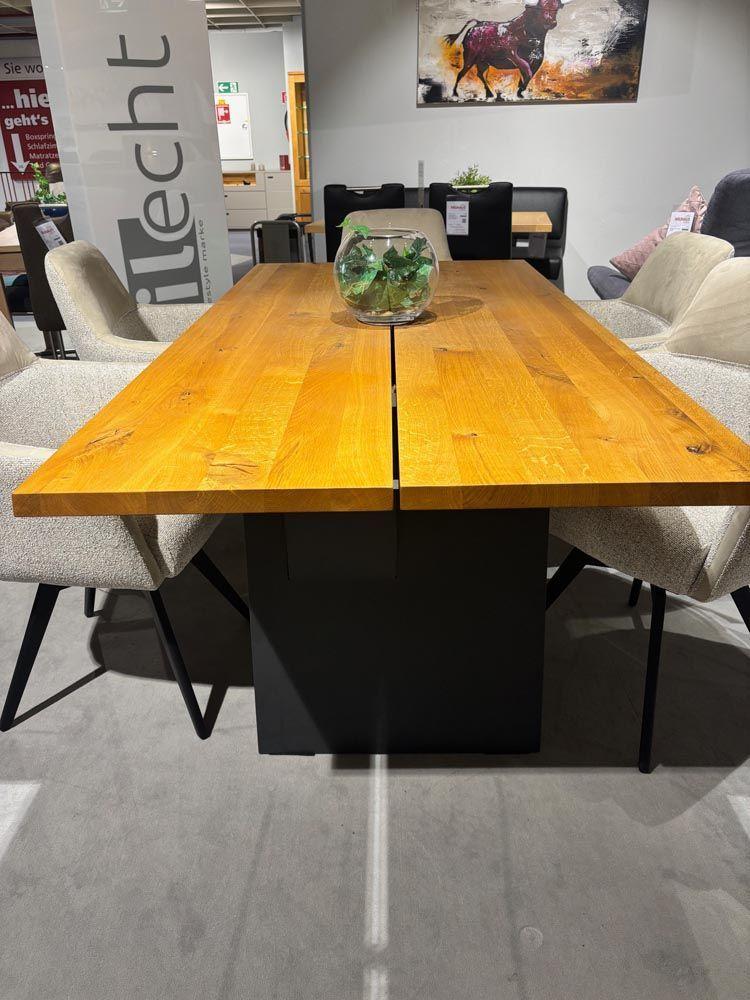 Wangenesstisch "Z20" Rustikale Asteiche Hartholzöl natur Äste.