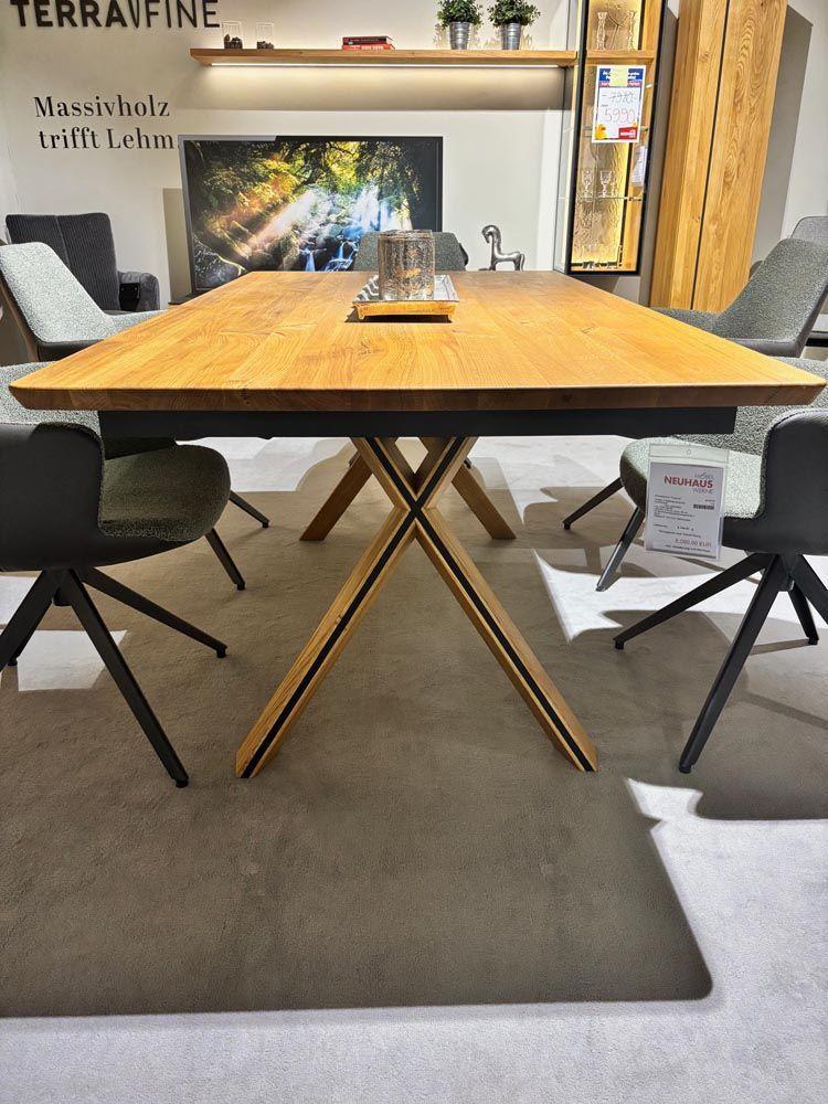 Kreuzesstisch "Terrafine"  Rustikale Asteiche Hartwachsöl natur geschliffen.