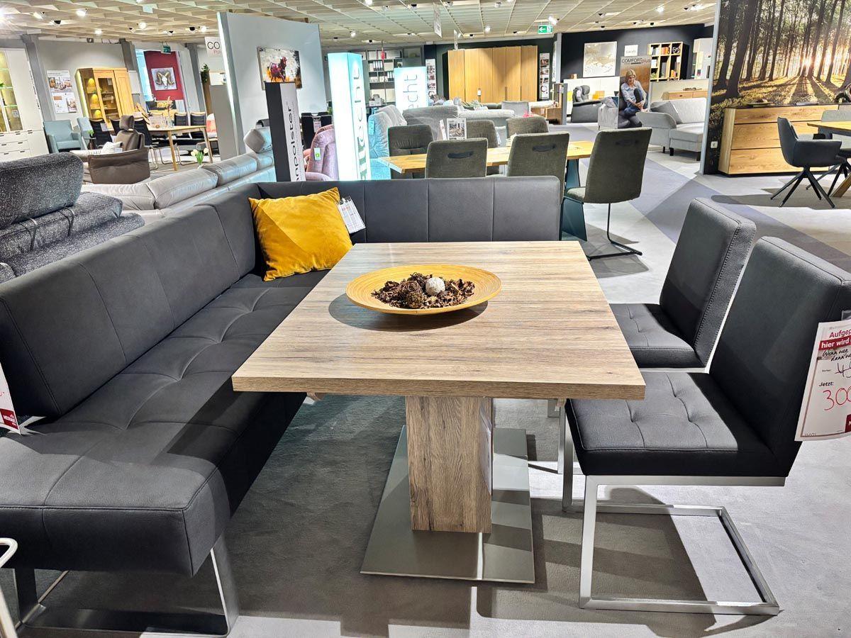 Eckbankgruppe 1x Eckbank Spider II 2x Freischwinger 1x Funktionstisch