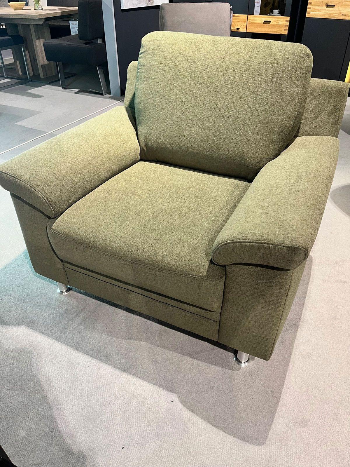 Sessel "Amanda" Stoff: Easy Care Oliv, Gr.3.